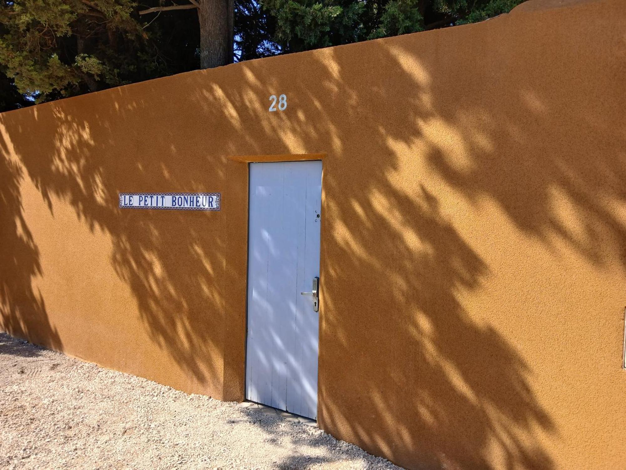 Logement Lumineux, Entierement Renove Avec Jardin Caumont-sur-Durance Eksteriør bilde